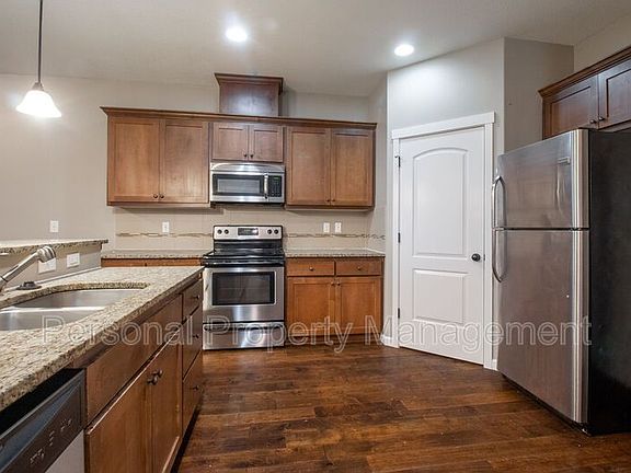 5th image of 2702 NE 130th Ct
