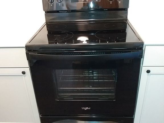 4th image of 9822 158th St E APT 4
