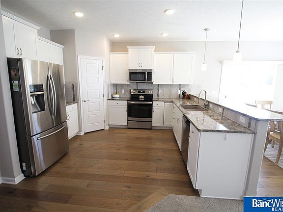 5th image of 7911 Renatta Dr