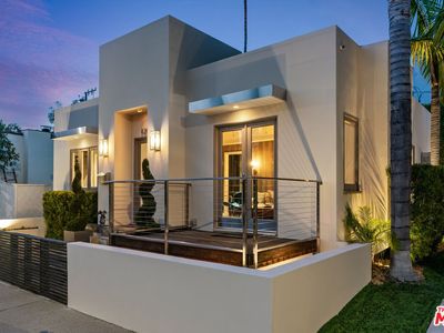 8269 Romaine St, West Hollywood, CA, 90046