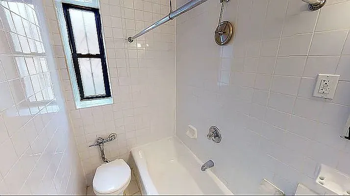 500 W 235th St #2N — Photo 5