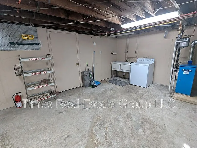 708 Carmen Dr #B — Photo 11