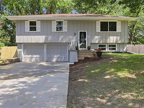 2nd image of 504 SW Persels Rd