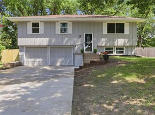 504 SW Persels Rd, Lees Summit, MO 64081