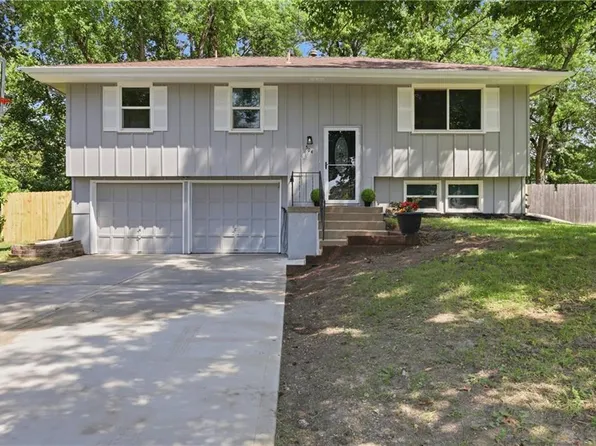 504 SW Persels Rd, Lees Summit, MO 64081