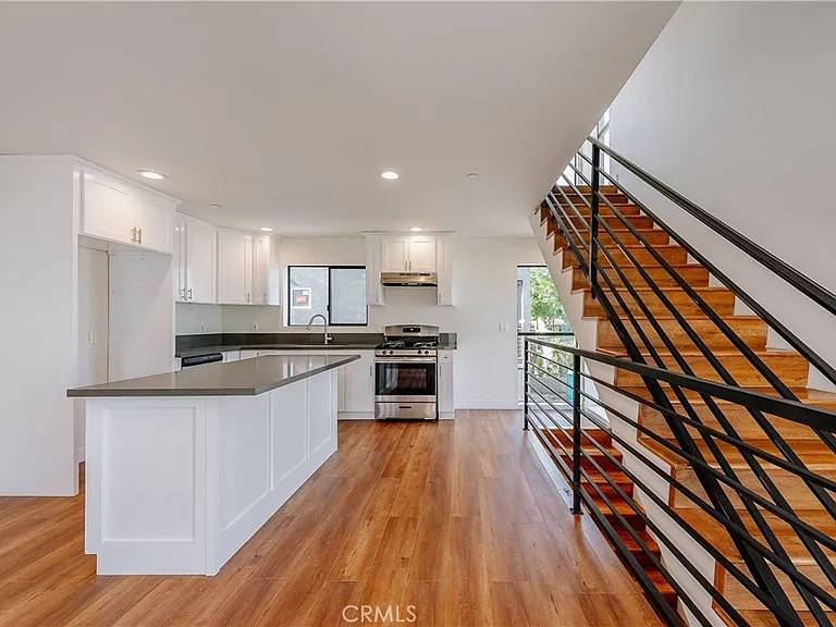 11510 Emelita St — Photo 7