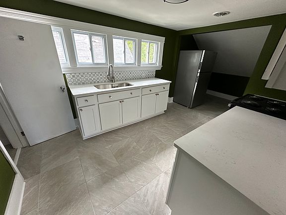 3rd image of 22 Sumner Park Unit 3