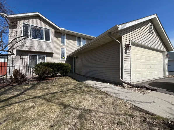 817 Jack Russell Ave, Shakopee, MN 55379