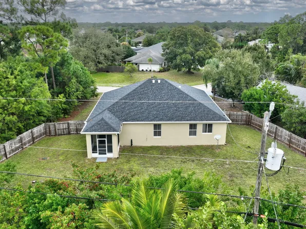 1572 SW Gager Road, Port St Lucie, FL 34953