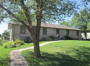1318 Redbud Dr, Macon, MO 63552