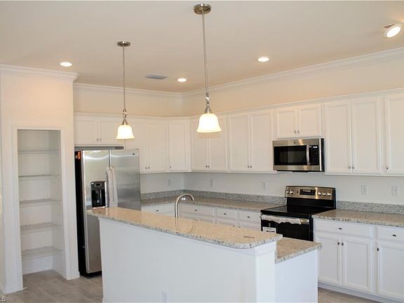 4th image of 9526 Albero Ct