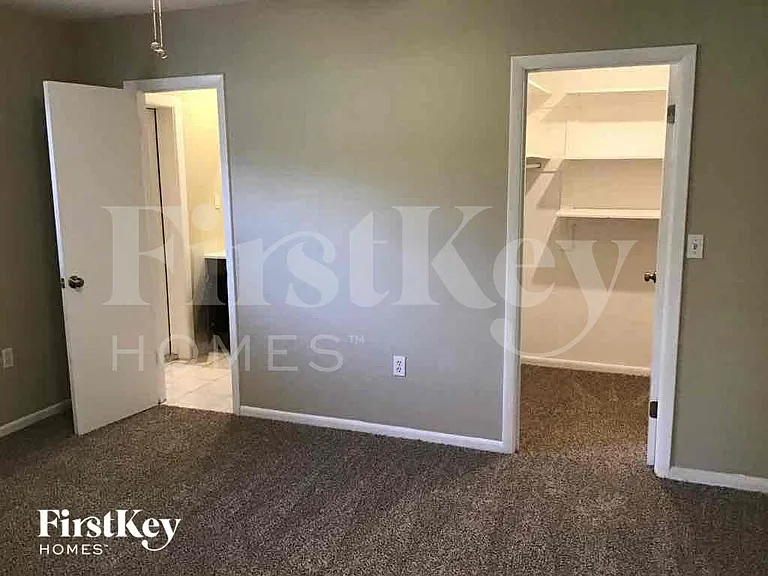 613 Brittany Ct — Photo 10