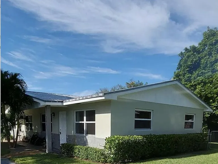 3541 Burma Ct #4 — Photo 10