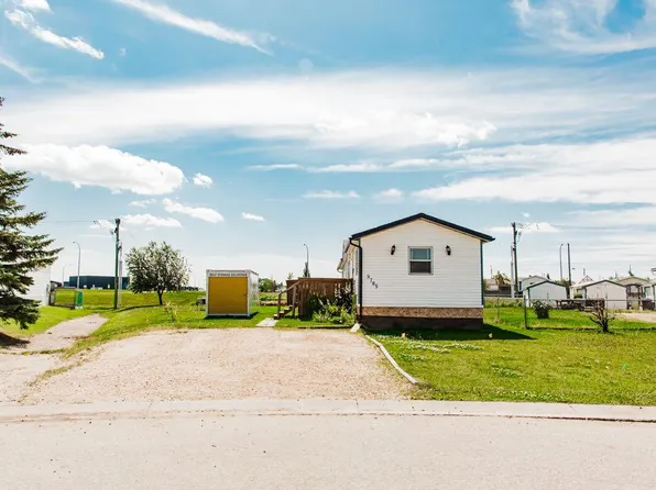 9705 N 108th Ave, Grande Prairie County No. 1, AB T8X 5E4