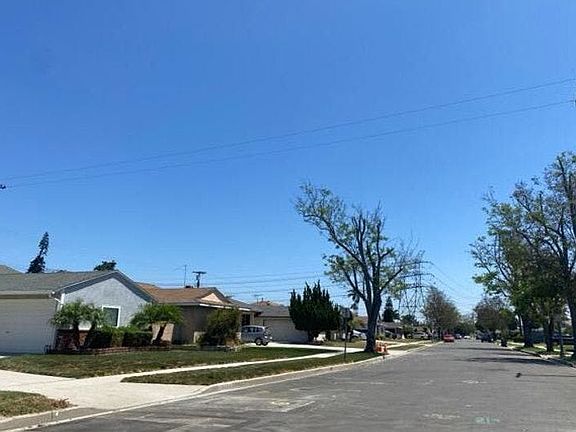 5th image of 3650 E Poppy St