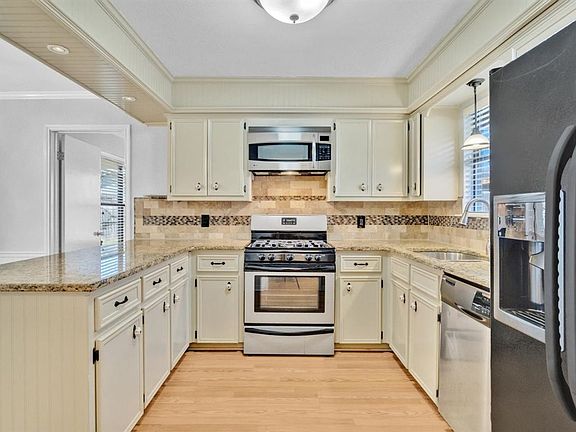 4th image of 1708 Wild Horse Ln