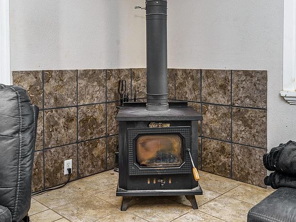 4th image of 23962 Oxbow Ln S