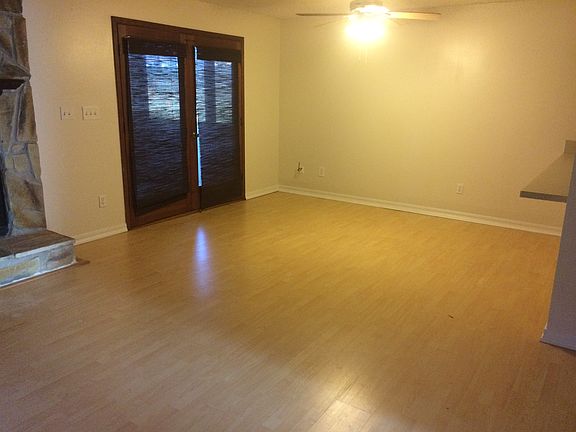 3rd image of 9952 Fairway Villas Ln