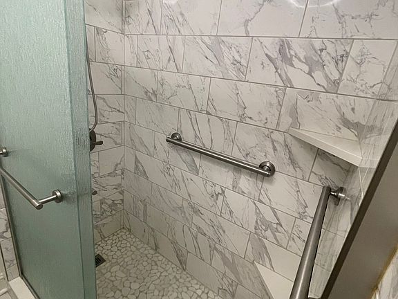 5th image of 5047 Butler St