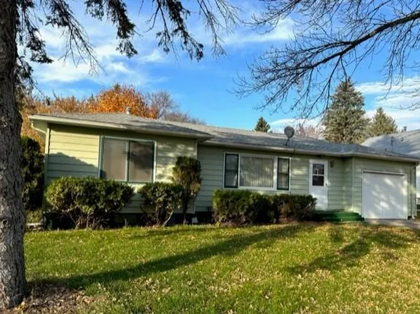 110 W Oak St, Osakis, MN 56360