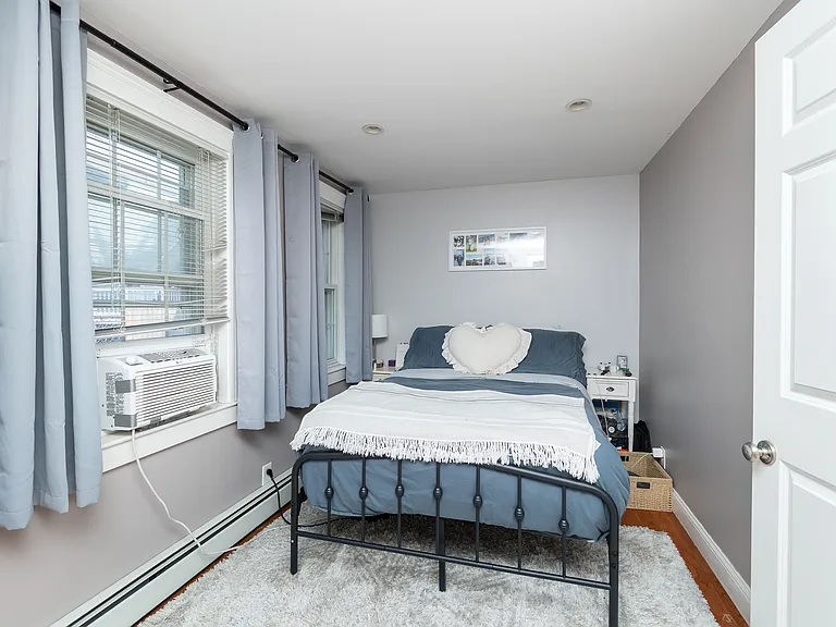 10 Underhill St #2 — Photo 14
