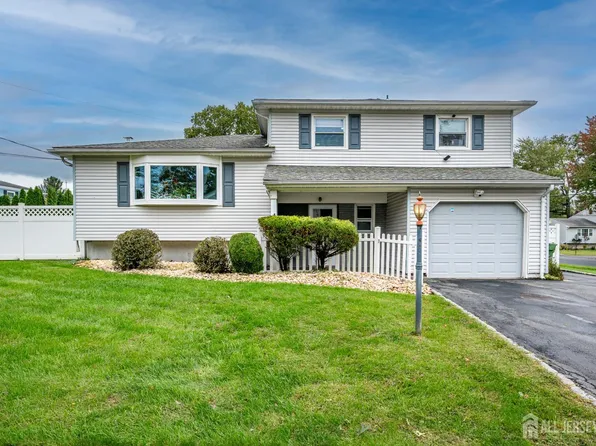 1 Ballo Pl, Edison, NJ 08820
