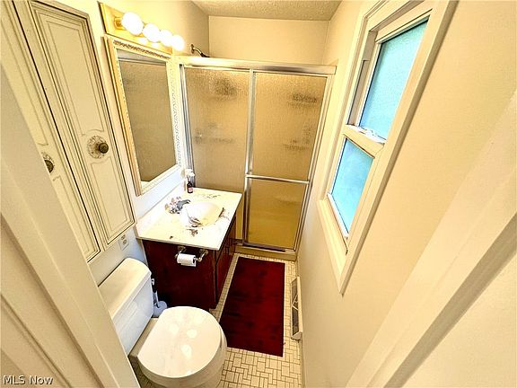 4th image of 953 E Dartmoor Ave