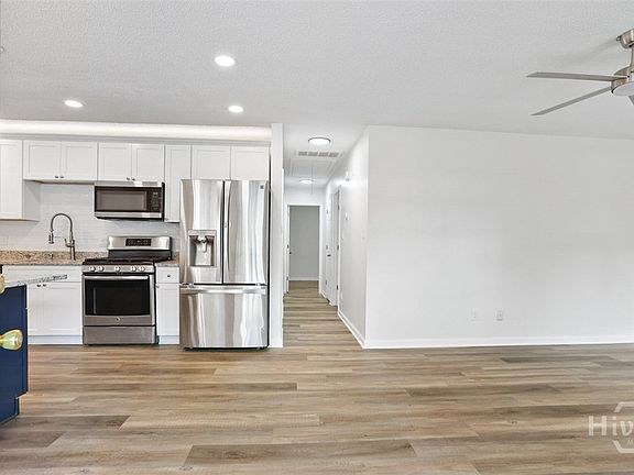 5th image of 3219 Helen Street