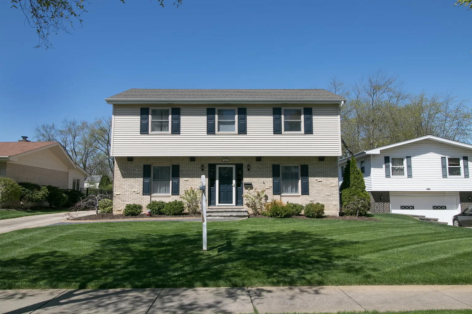 558 Harmony Ln photo 1