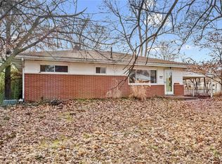 8 Justice Dr, Belleville, IL 62226