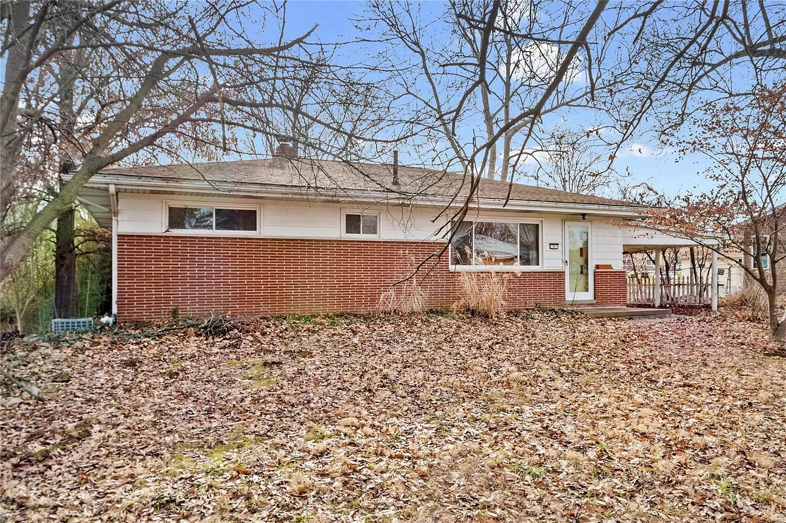 8 Justice Dr photo 1