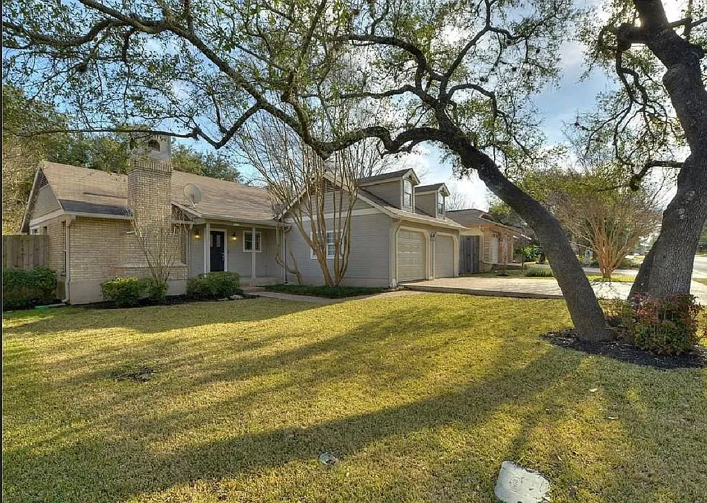 3 bed, 1842 sqft, $2,399 — Photo 1