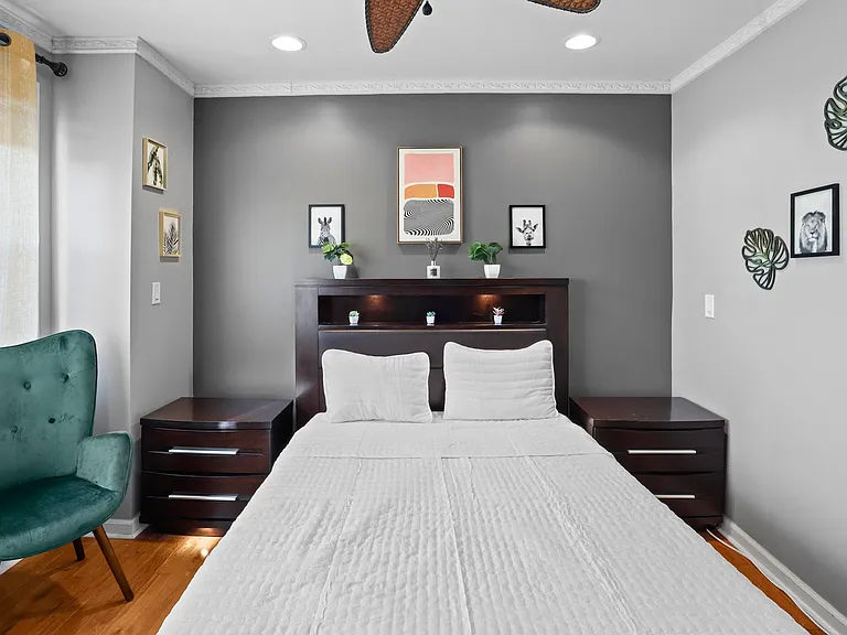 3346 Livingston St — Photo 17