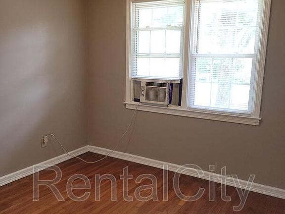 2nd image of 529 N Sampson Ave #B-1