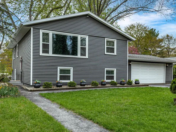 127 Maplewood Trl, Michigan City, IN 46360