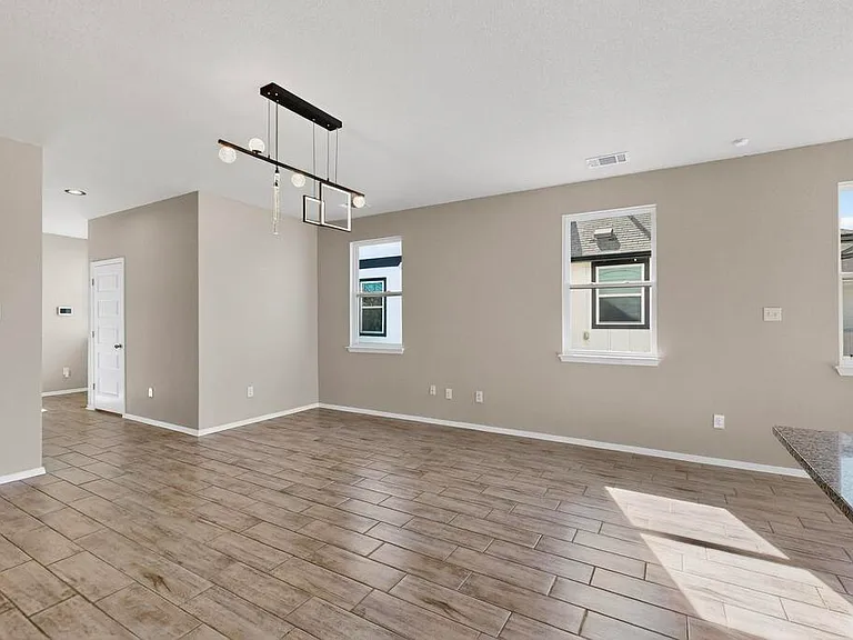 189 Fabion St — Photo 6
