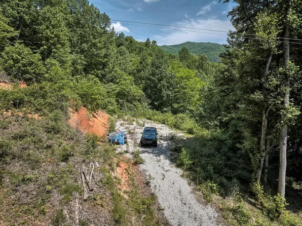 1315 Coopers Creek Rd, Bryson City, NC 28713