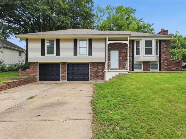 1104 SE Alice St, Blue Springs, MO 64014