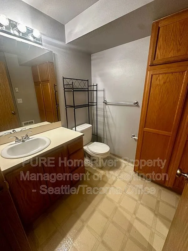 2 bed, 1.0 bath, 800 sqft, $1,695 — Photo 4