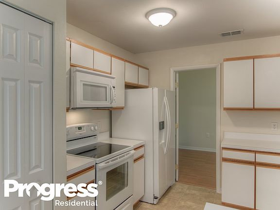 4th image of 1002 Turtle Creek Dr