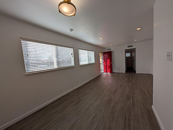 5th image of 1518 N Mooney Boulevard