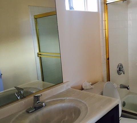 2nd bathroom