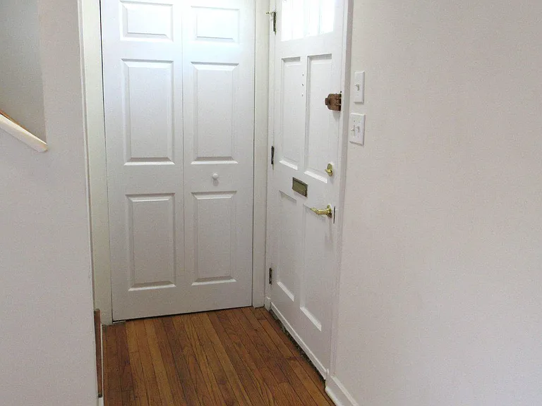2306 S Columbus St — Photo 2