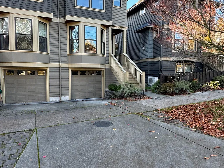 833 17th Ave — Photo 2