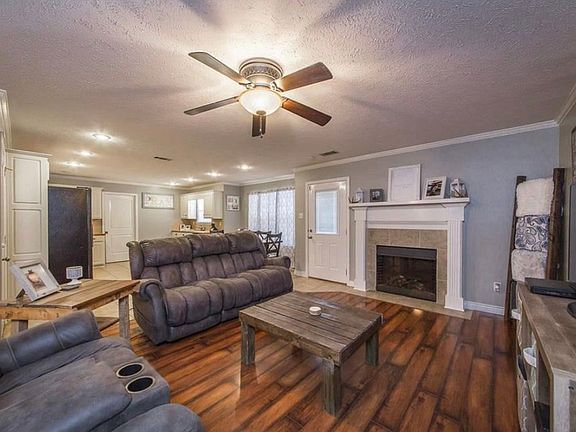 5th image of 22 Willow Lake Dr