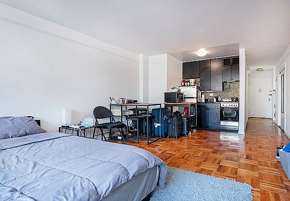 2nd image of 320 E 54th St APT 8H