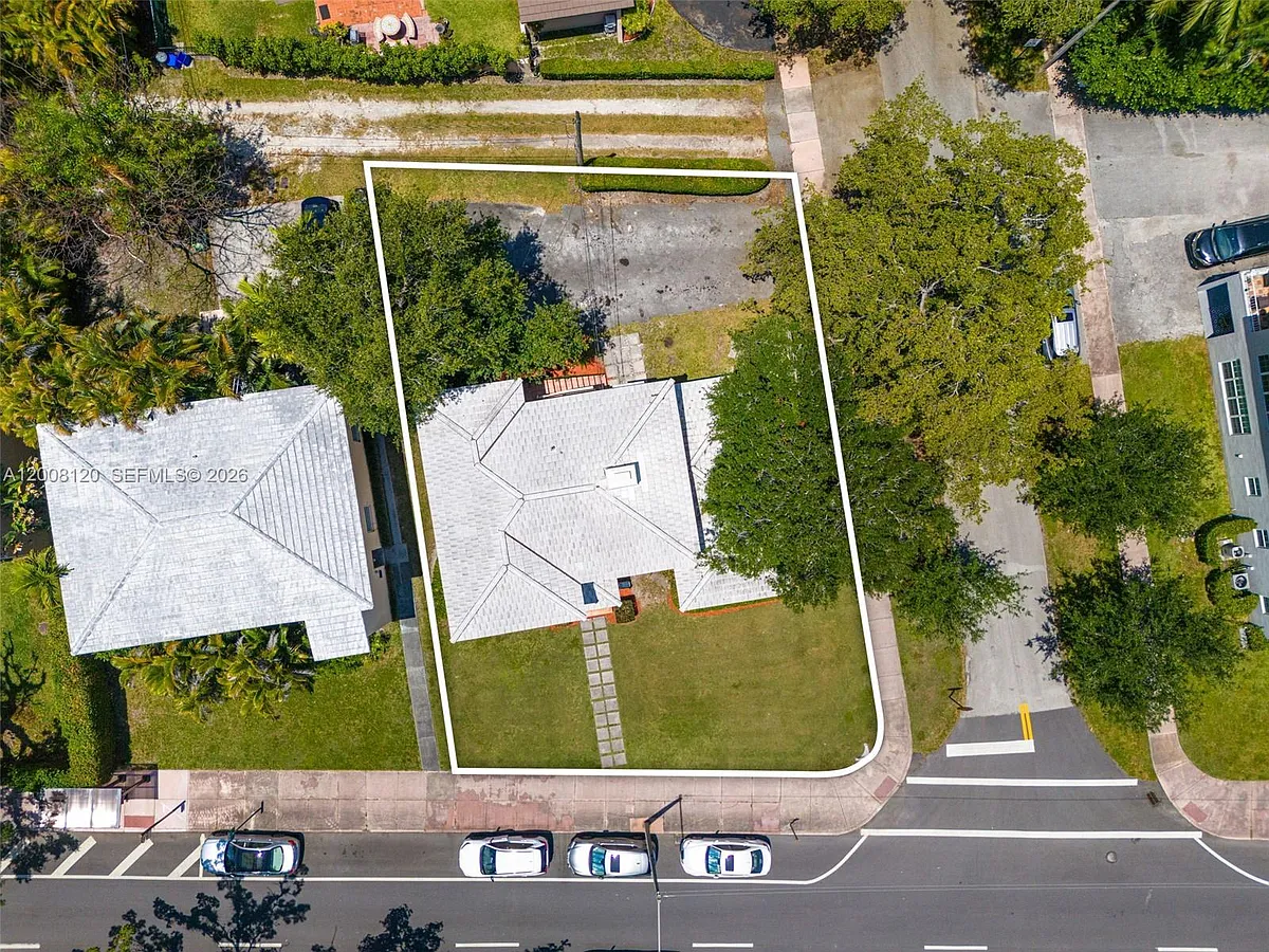Building Photo - Ponce De Leon Blvd