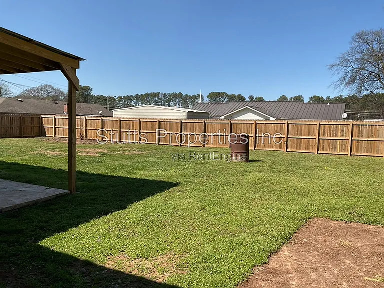 801 Louise Ave — Photo 12