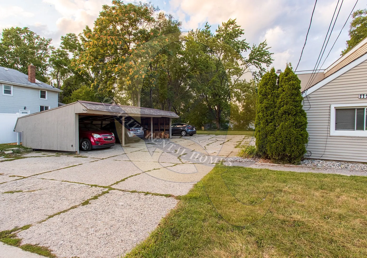 1199 E Mt Morris St — Photo 2