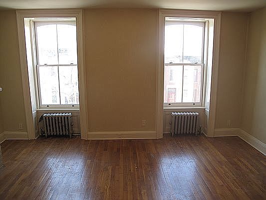 3rd image of 381 6th Ave #3